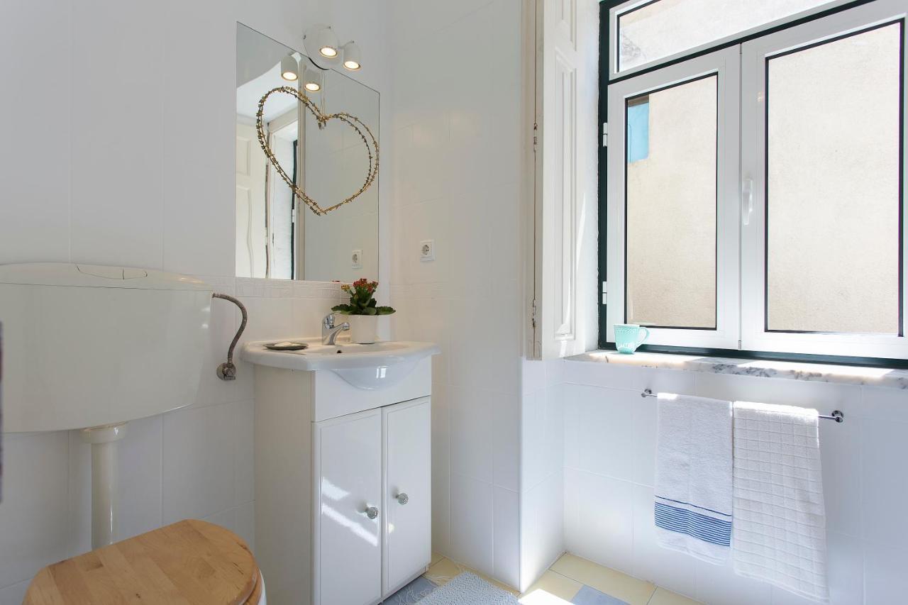 Spacious Alfama Duplex, By Timecooler Lisbon Exterior photo