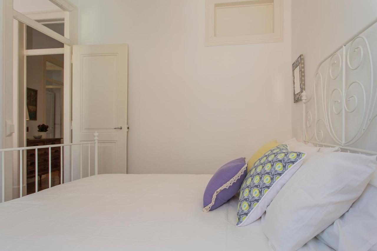 Spacious Alfama Duplex, By Timecooler Lisbon Exterior photo